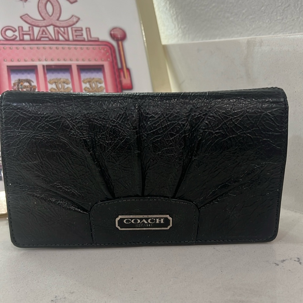 Coach Black Patent Leather Small Crossbody Handbag with Chain Strap EUC